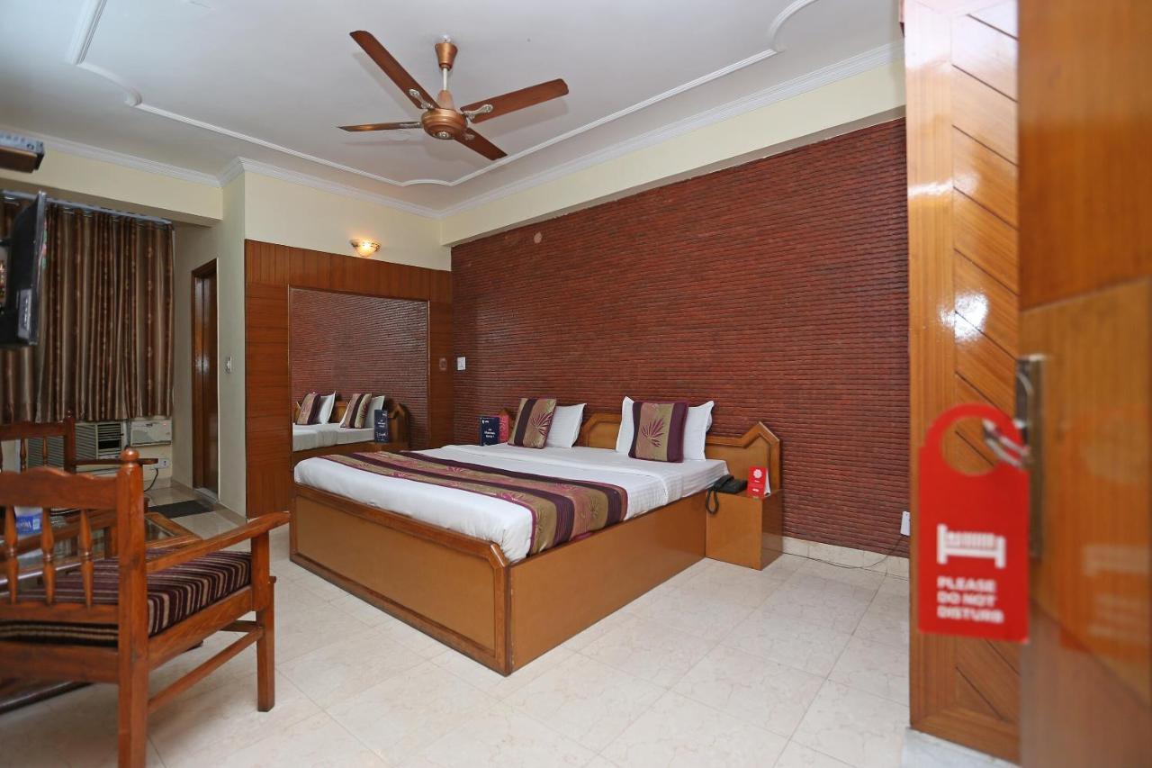 Oyo Flagship 9554 Hotel Grand Plaza Faridabad Esterno foto