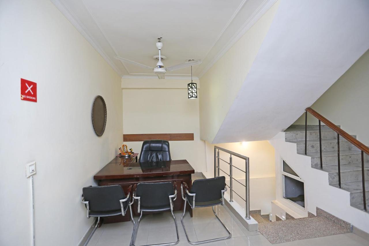 Oyo Flagship 9554 Hotel Grand Plaza Faridabad Esterno foto