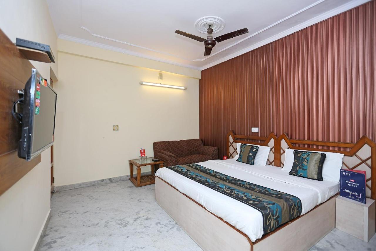 Oyo Flagship 9554 Hotel Grand Plaza Faridabad Esterno foto